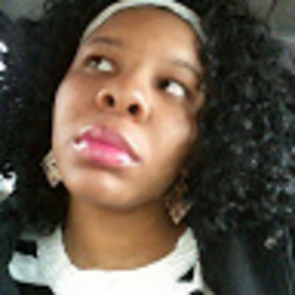 Meet your Posher, Simone - Picture 1 of 1